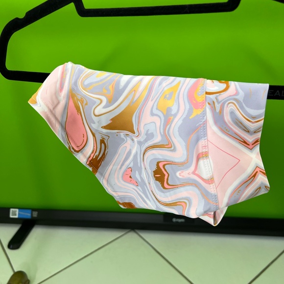 Shorts - Picture 2 of 3